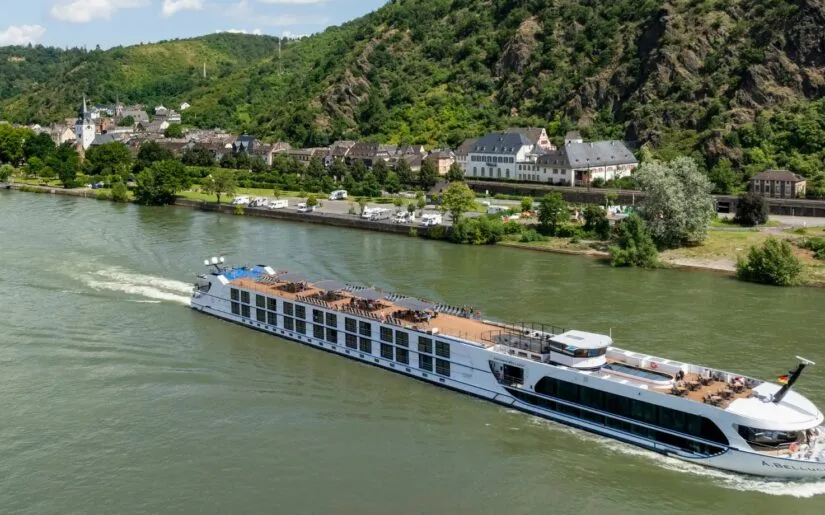 Flusskreuzfahrtschiff Antonio Bellucci von Thurgau Reisen unterwegs auf dem Rhein