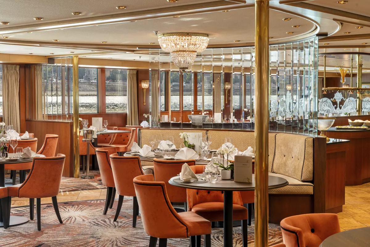 Restaurant - © 