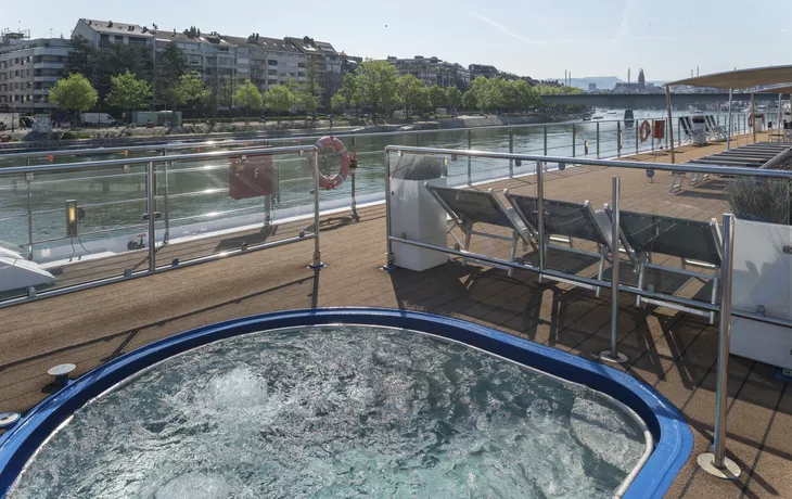 Whirlpool auf dem Sonnendeck - © 