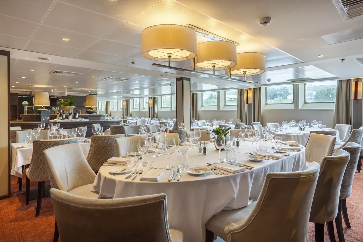 Restaurant - © 
