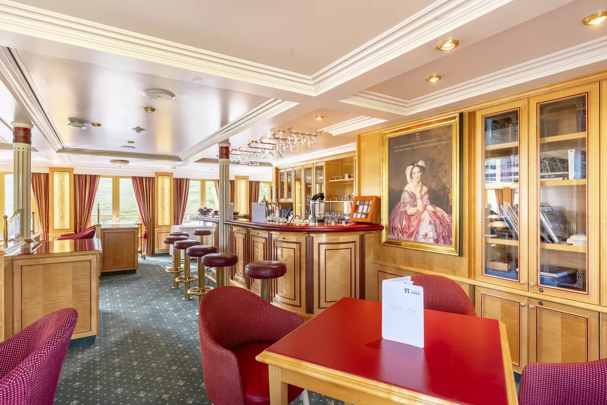 Bar im Panorama-Salon