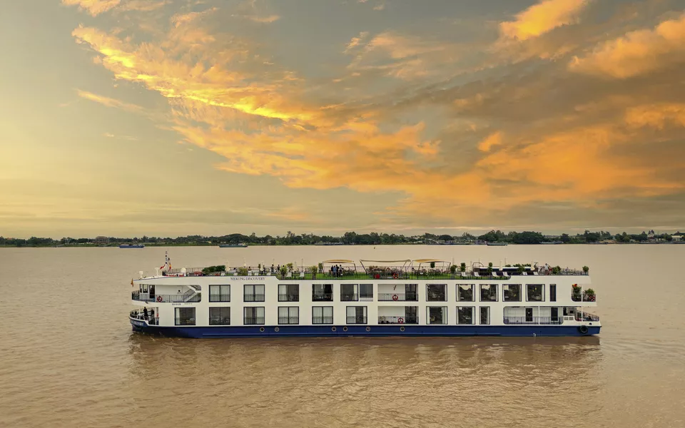 RV Mekong Discovery*****