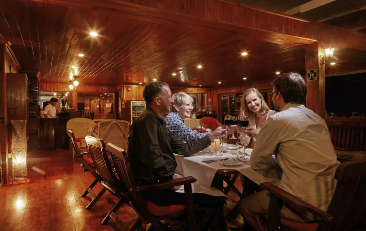 Restaurant - © Ross Hillier