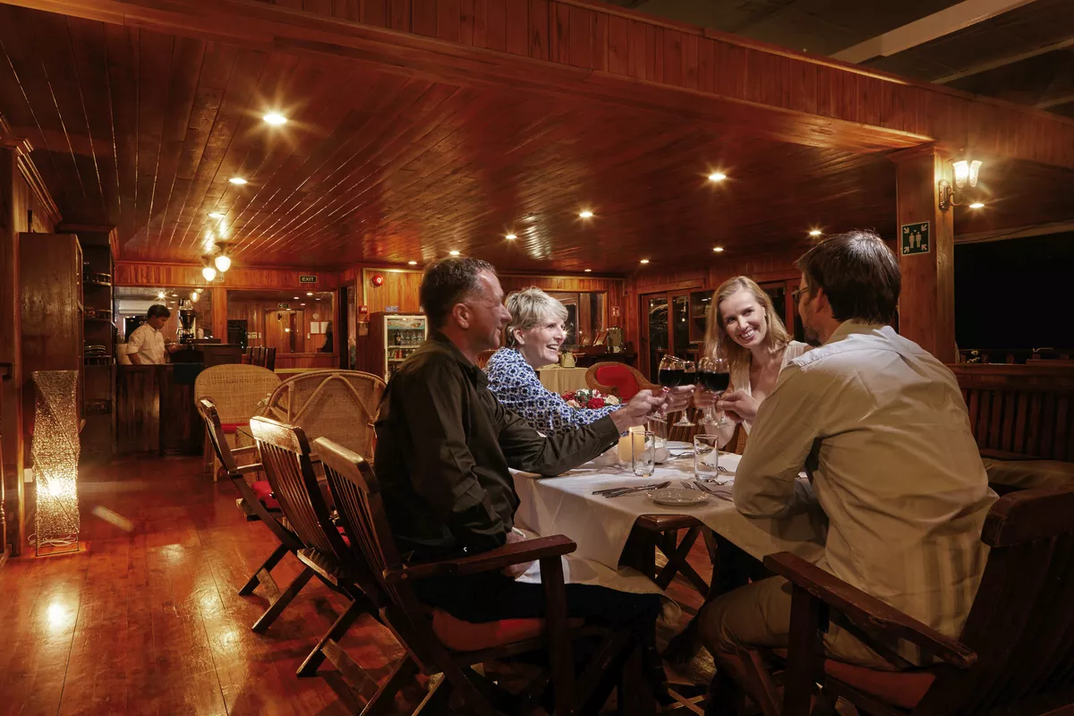 Restaurant - © Ross Hillier