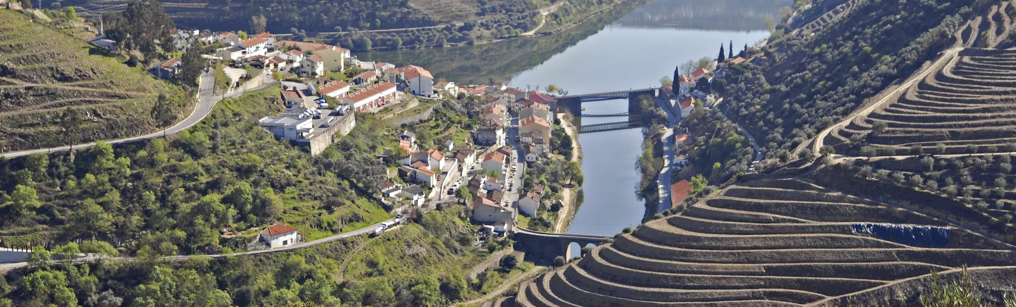 Douro-Tal bei Pinhão - © shutterstock_28515997