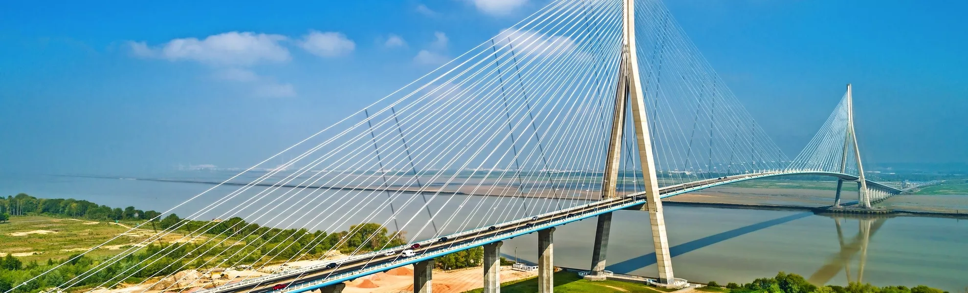 Verbindung zwischen Le Havre und Honfleur: Schrägseilbrücke Pont de Normandie - © Leonid Andronov - stock.adobe.com