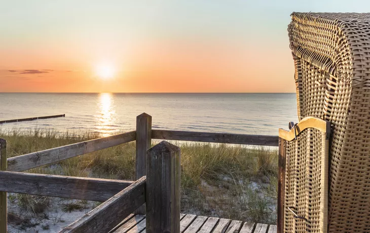 Sonnenuntergang auf der Insel Hiddensee - ©ThomBal - stock.adobe.com