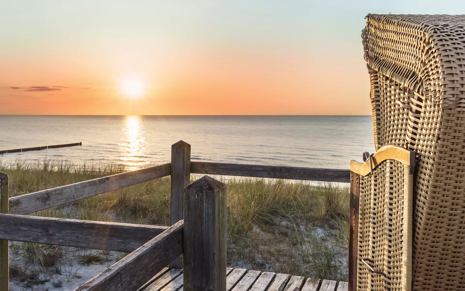 Sonnenuntergang auf der Insel Hiddensee - ©ThomBal - stock.adobe.com