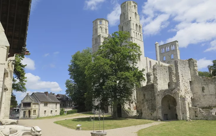 Urvölker im Amazonas, Brasilien - © filipefrazao - Fotolia