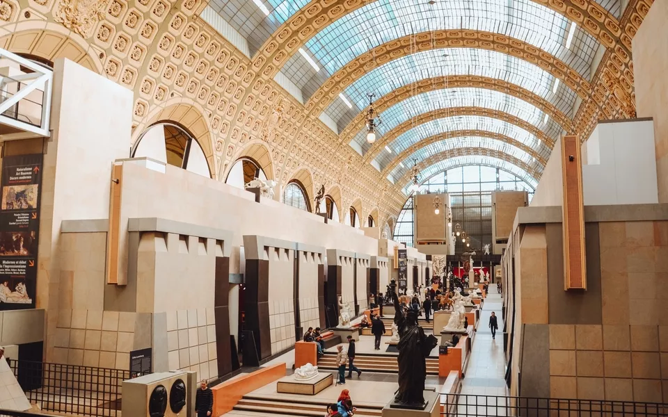 Beautiful shot of the interior of Musée d'Orsay in Paris, Fra - © Fábio Roque Da Silva Araújo/Wirestock - stock.adobe.com