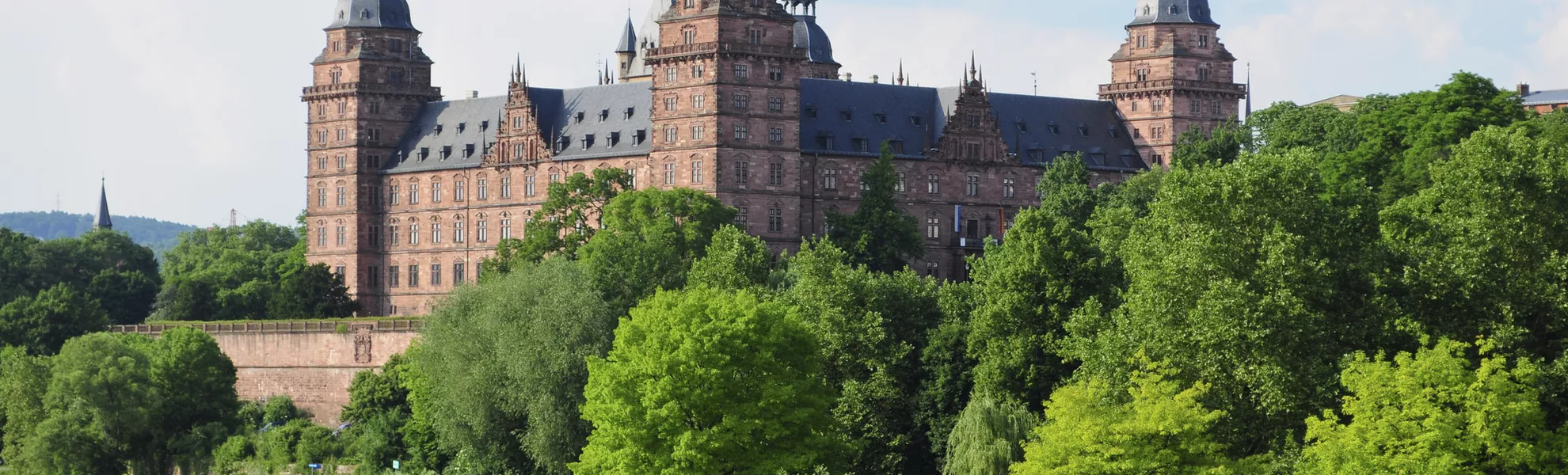 Schloss Johannisburg, Aschaffenburg - © shutterstock_94111768