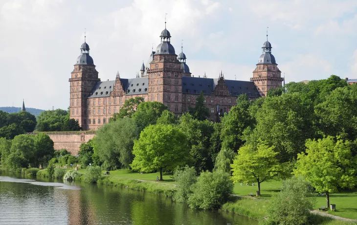 Schloss Johannisburg, Aschaffenburg - © shutterstock_94111768