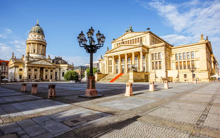 Französischer Dom und das Konzerthaus auf dem Gendarmenmarkt in Berlin, Deutschland - ©rh2010 - stock.adobe.com