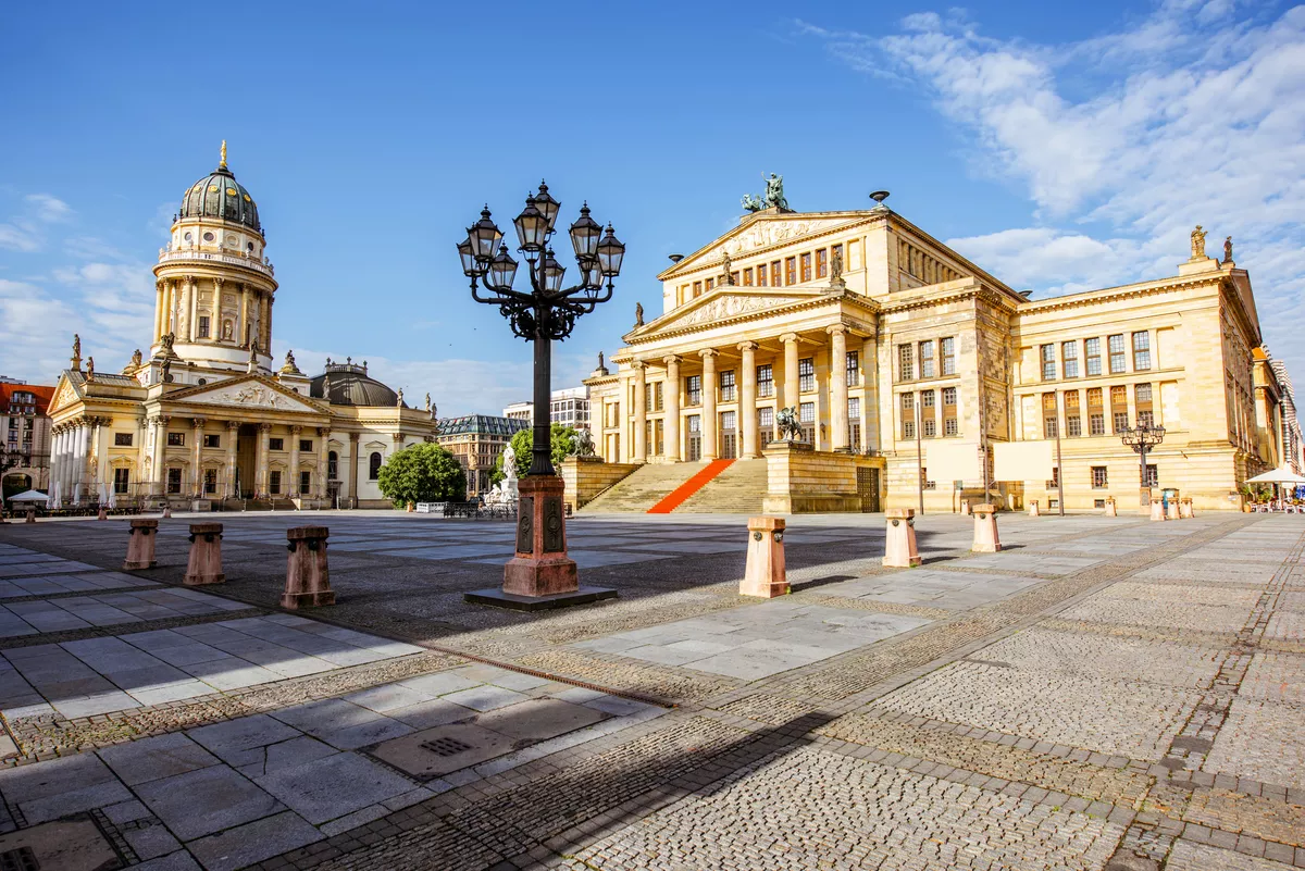 Französischer Dom und das Konzerthaus auf dem Gendarmenmarkt in Berlin, Deutschland - ©rh2010 - stock.adobe.com