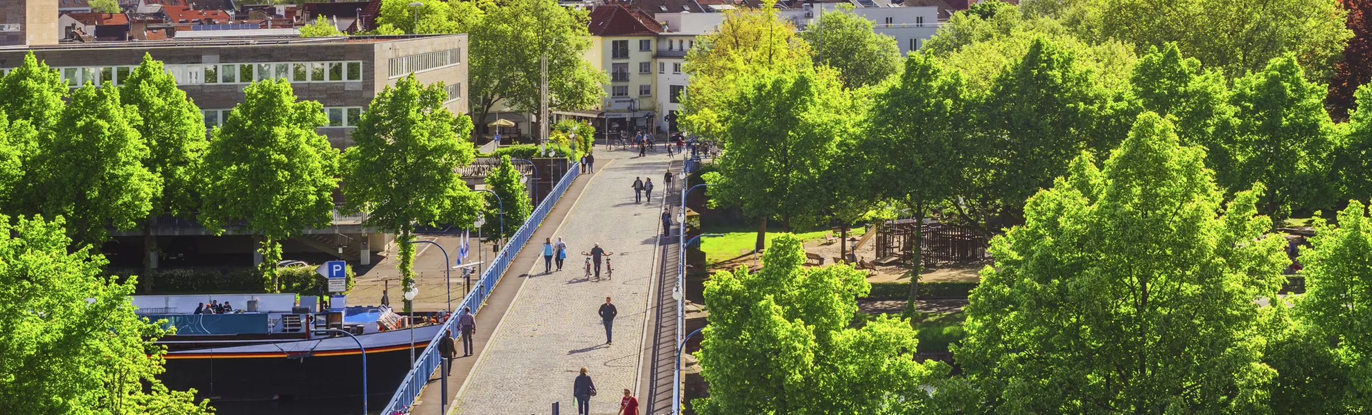 Saarland Saarbrücken Blick über die Alte Brücke und auf die A - © Fotoschlick - stock.adobe.com