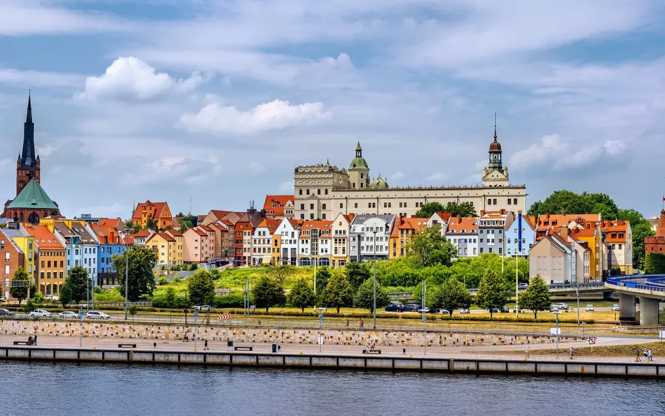 Schloss der Pommerschen Herzöge und Kathedrale Basilika des Apostels Jakobus in Stettin - © Dawid - stock.adobe.com