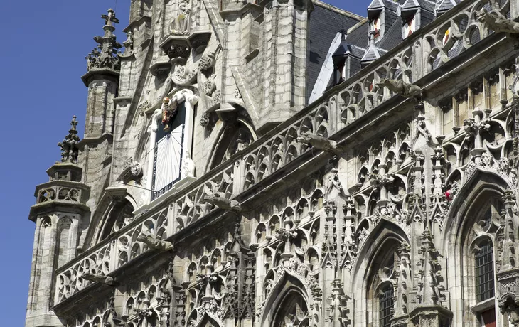 Mittelalterliches Rathaus, Middelburg - © shutterstock_289233812