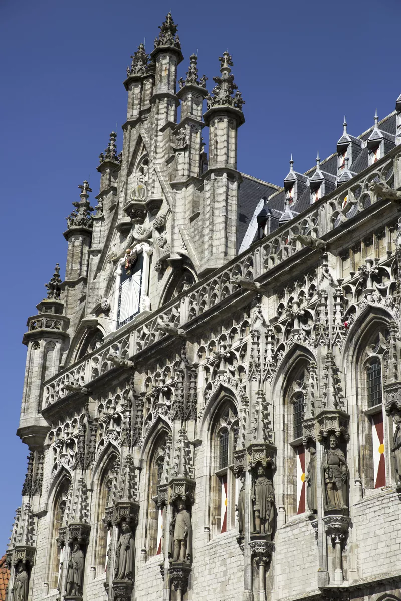 Mittelalterliches Rathaus, Middelburg - © shutterstock_289233812