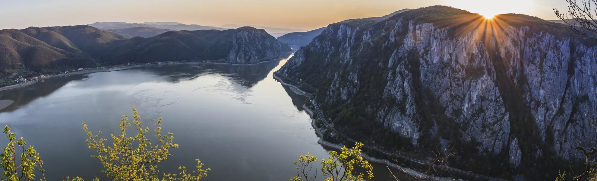 Eisernes Tor, Abendstimmung - © shutterstock_154329380