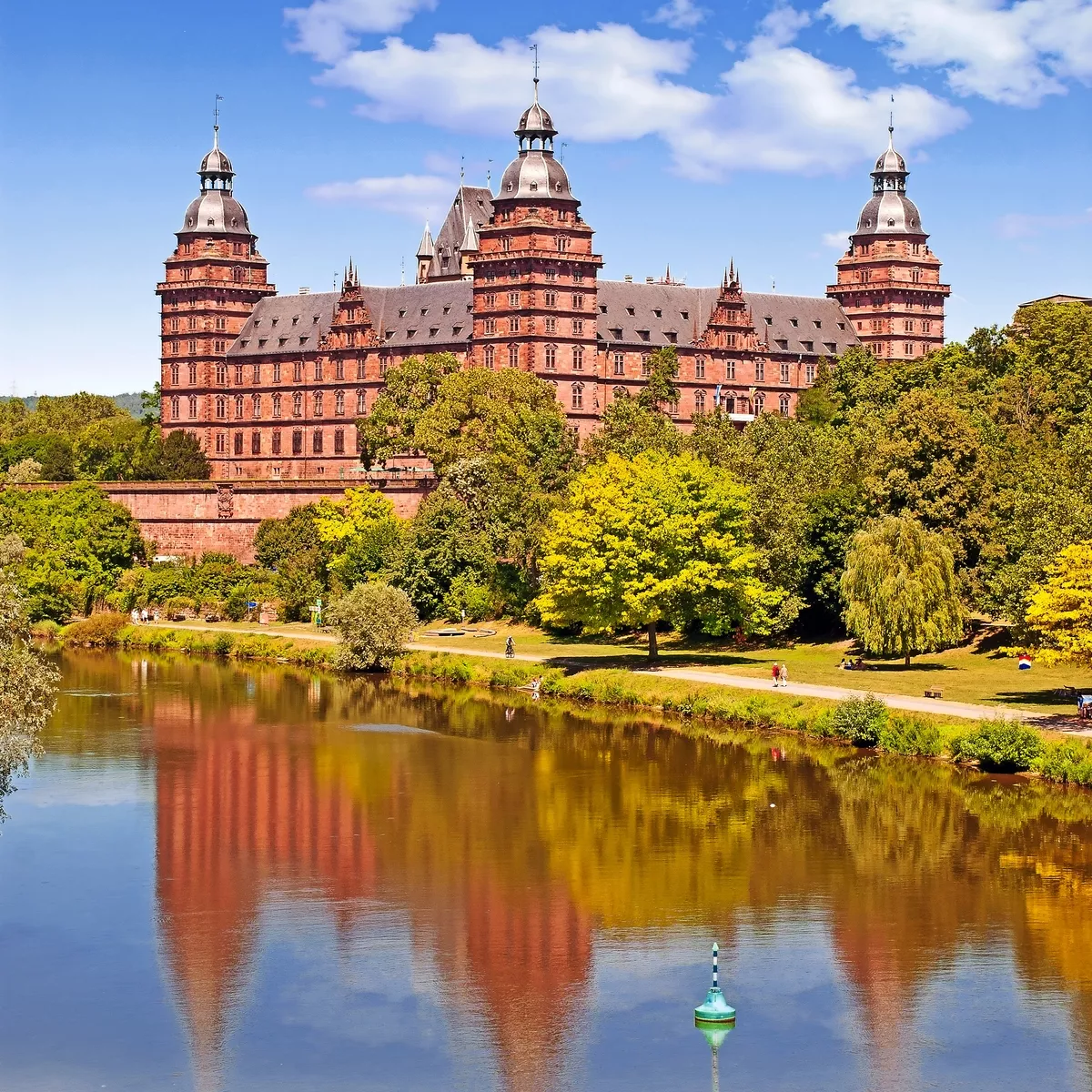 Schloss Johannisburg in Aschaffenburg im Spessart - © mojolo - stock.adobe.com