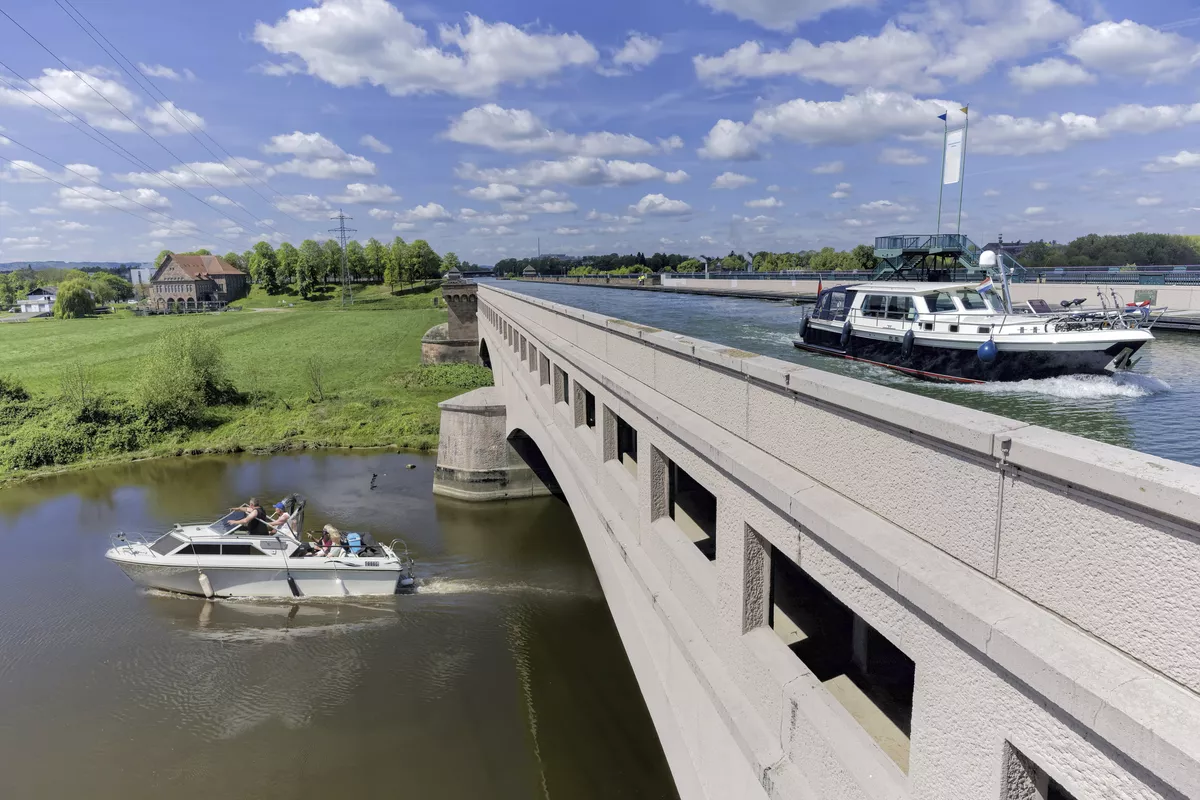 Weser-Wasserstrassenkreuz, Minden - © ©Blickfang - stock.adobe.com