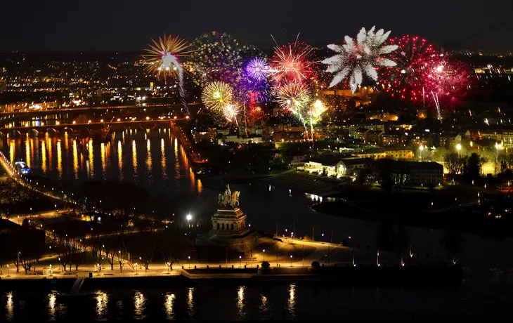 Feuerwerk in Koblenz - ©Comofoto - stock.adobe.com