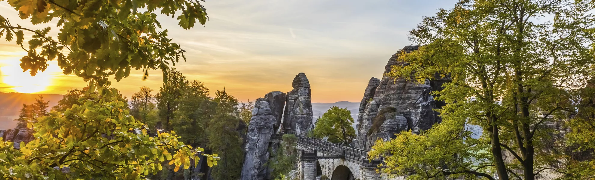 Deutschland, Sachsen, Sächsische Schweiz, Basteibrücke zum Son - © suzette77 - stock.adobe.com