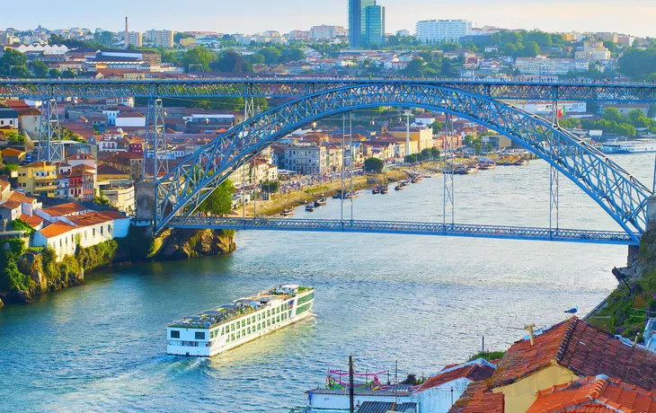 Ponte Dom Luís I - Brücke in Porto - © joyt - stock.adobe.com