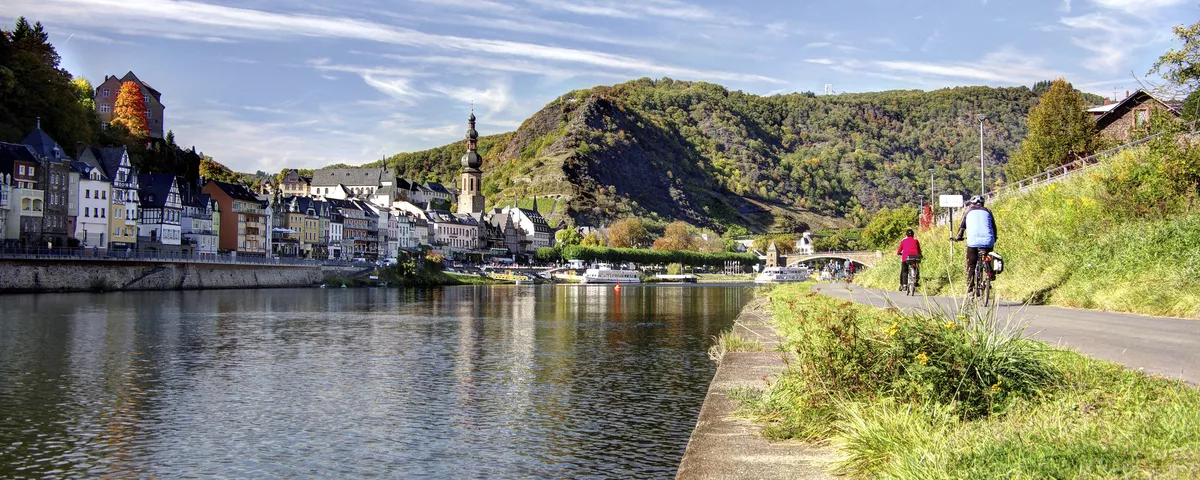 Radwandern an der Mosel bei Cochem - © Carl-Jürgen Bautsch - stock.adobe.com