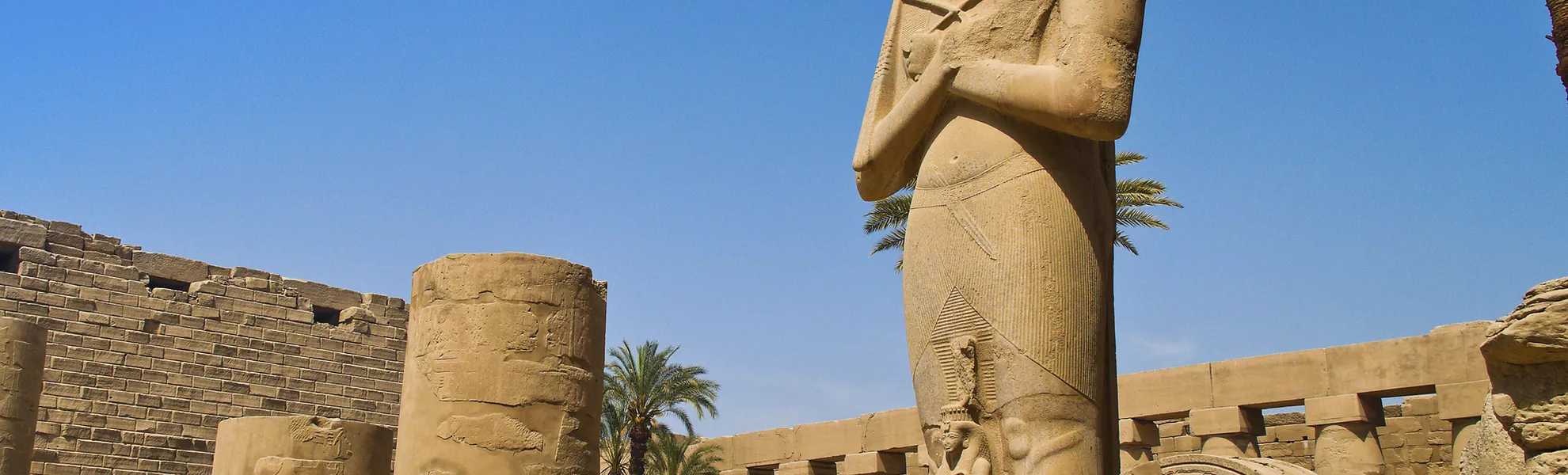 Statue von Ramsess II, Karnak - © Gina Sanders - Fotolia