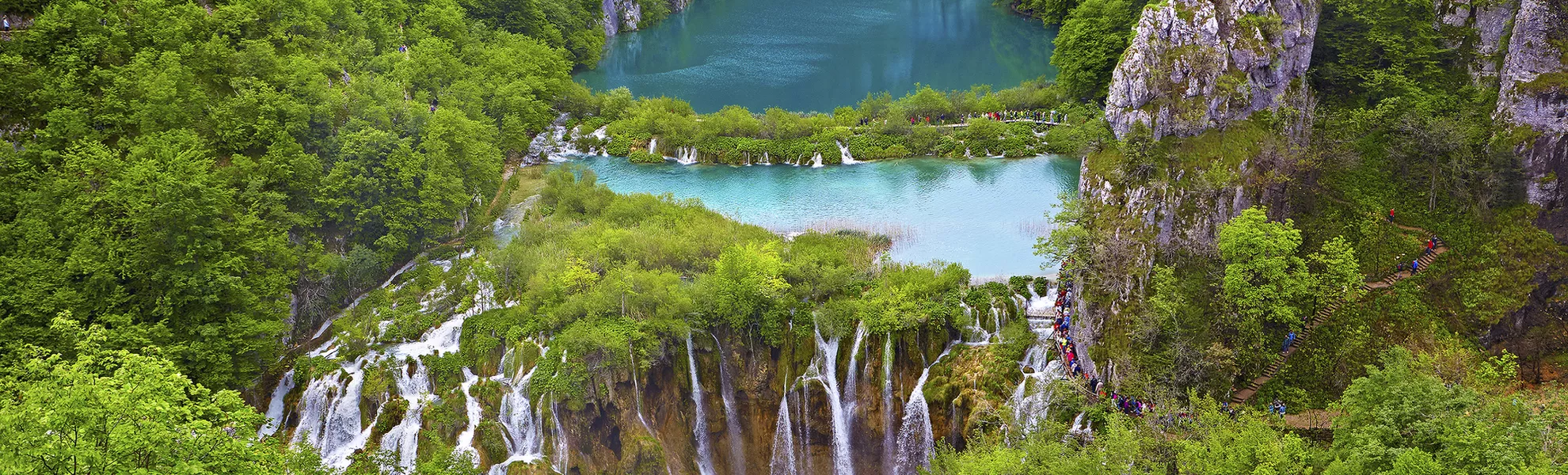 Wasserfälle im Nationalpark Plitvicer Seen - © shutterstock_245388445