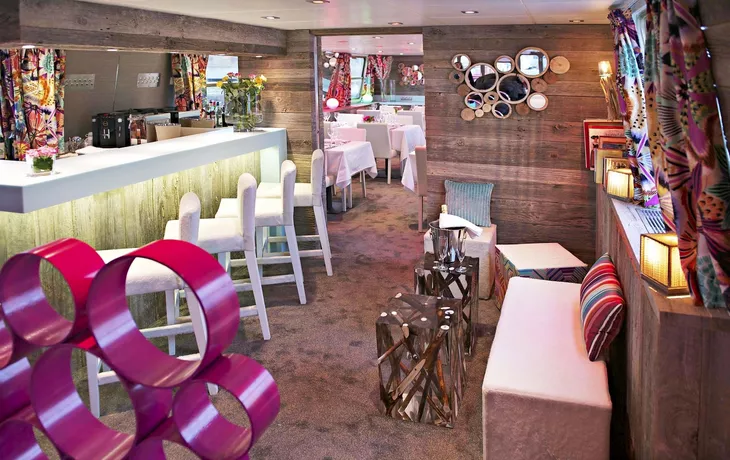 Salon mit Bar