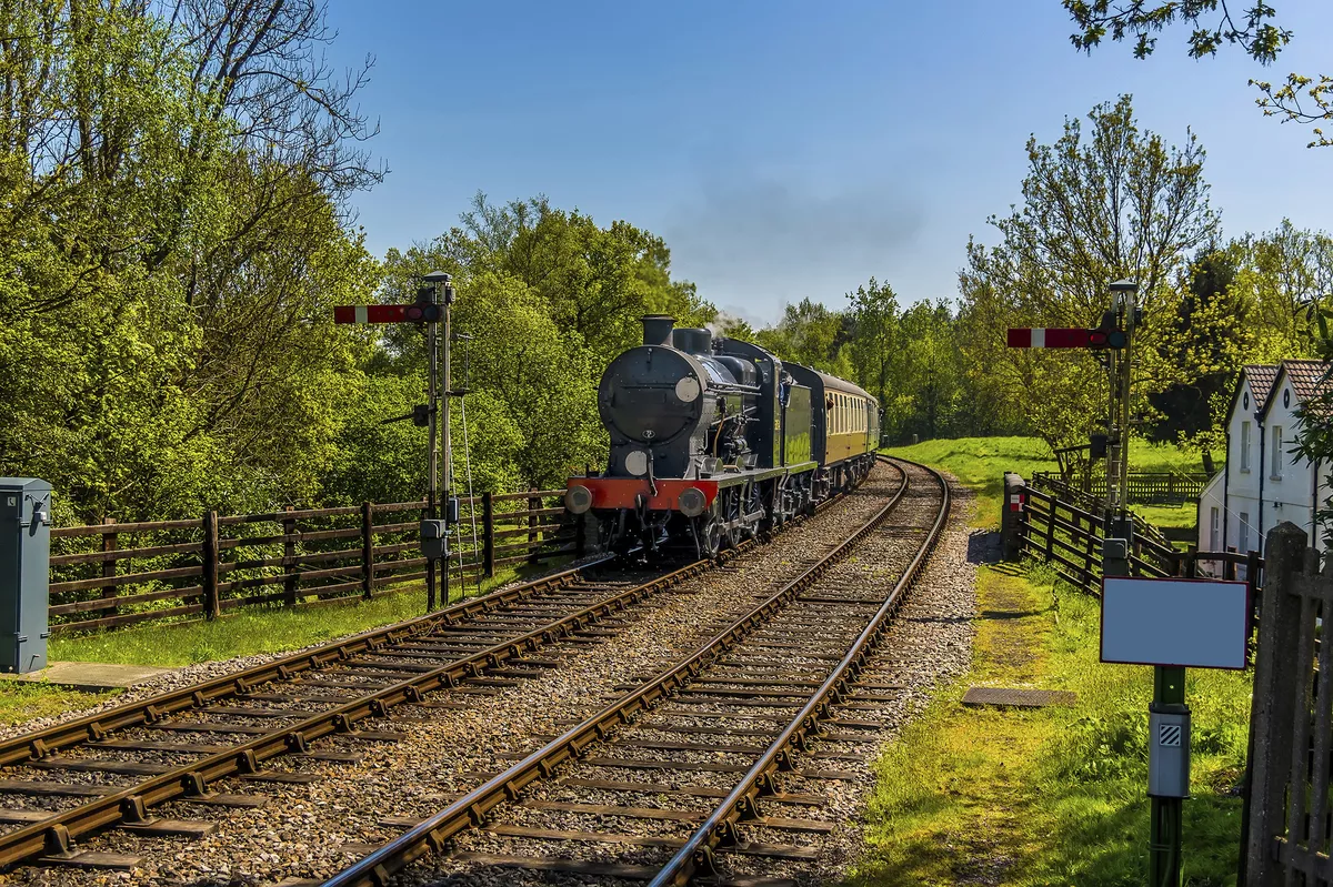 Dampfzugfahrt in Sussex - © Nicola - stock.adobe.com