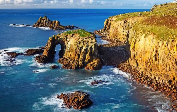 © ian woolcock - Fotolia - Landschaft im Land End Cornwall England