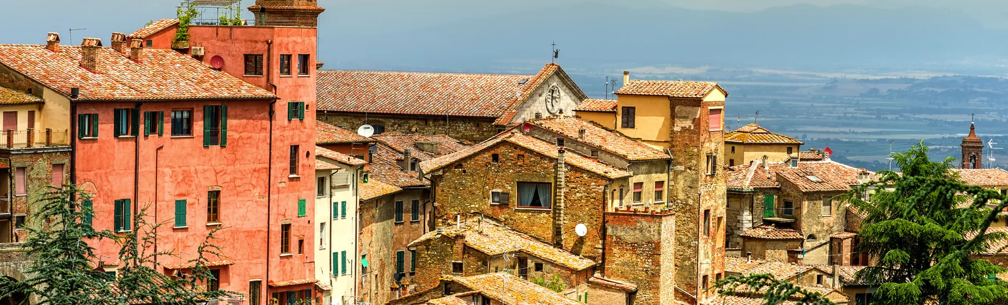 Montepulciano ist eine mittelalterliche Hügelstadt in der italienischen Toskana - ©Tania Zbrodko - stock.adobe.com