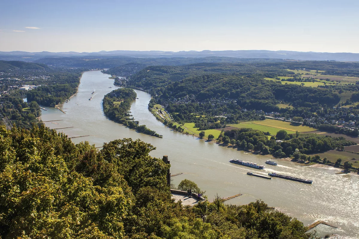 Königswinter, Sicht auf den Rhein vom Drachenfels - © shutterstock_185820065