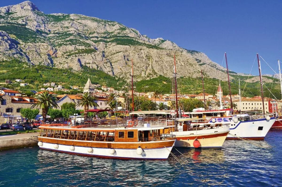 Makarska - © lukaszimilena - Fotolia