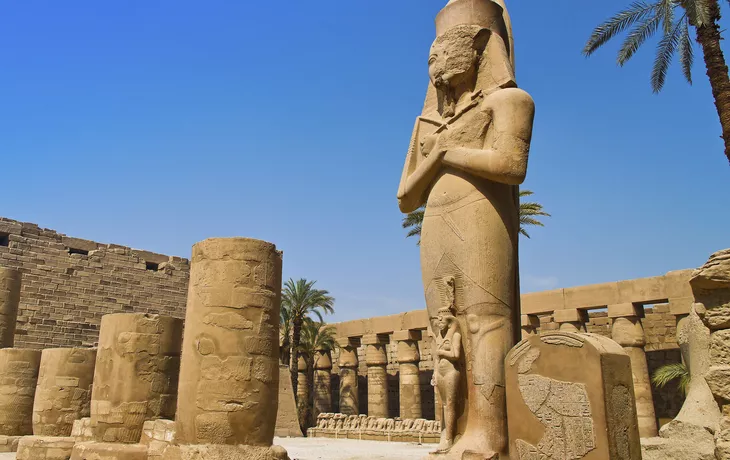 Statue von Ramsess II, Karnak - © Gina Sanders - Fotolia