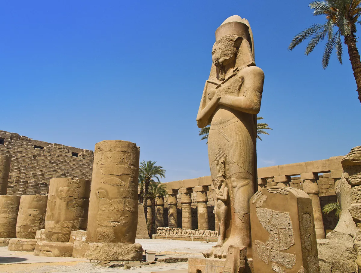 Statue von Ramsess II, Karnak - © Gina Sanders - Fotolia