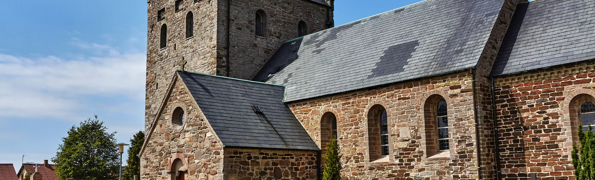 Aa Kirke ? eine romanische Kirche aus dem 12. Jahrhundert in Aakirkeby auf der Insel Bornholm - © PatPat - stock.adobe.com