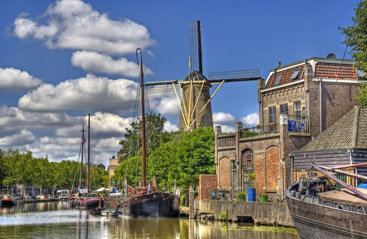 Windmühle in Gouda, Holland - © Jan Kranendonk - stock.adobe.com