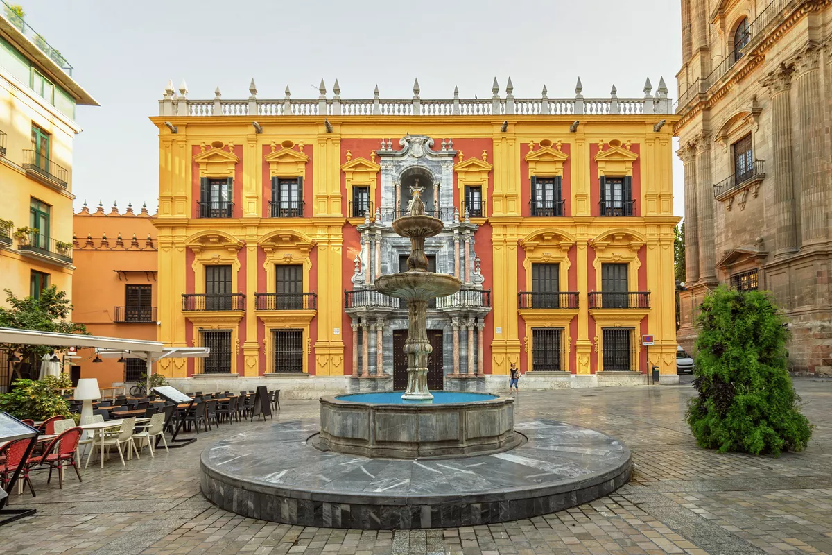 Plaza del Obispo in Málaga - © carol_anne - stock.adobe.com