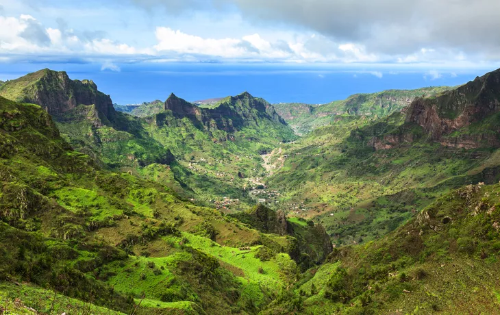 ©Samuel B. - stock.adobe.com - Serra Malagueta - eine Bergkette im nördlichen Teil der Insel Santiago auf den Kapverden