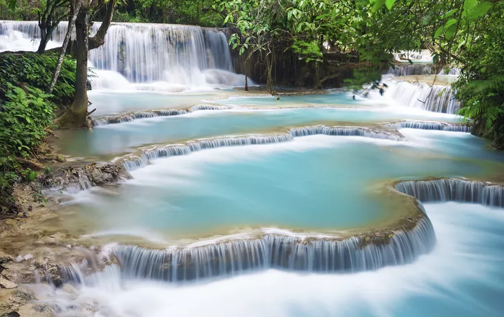 © preto_perola - Fotolia - Kuang Si Wasserfälle