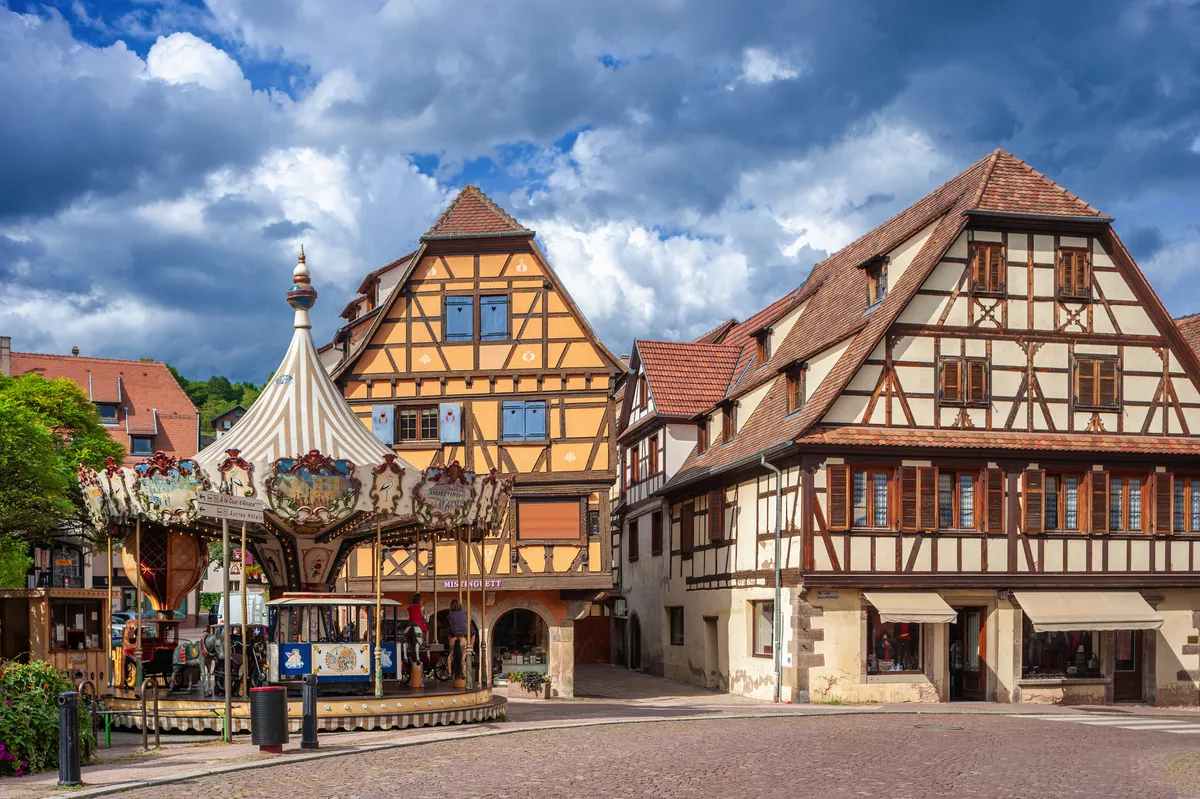 Fachwerkensemble in der historischen Altstadt in Obernai - © Jürgen Wackenhut - stock.adobe.com