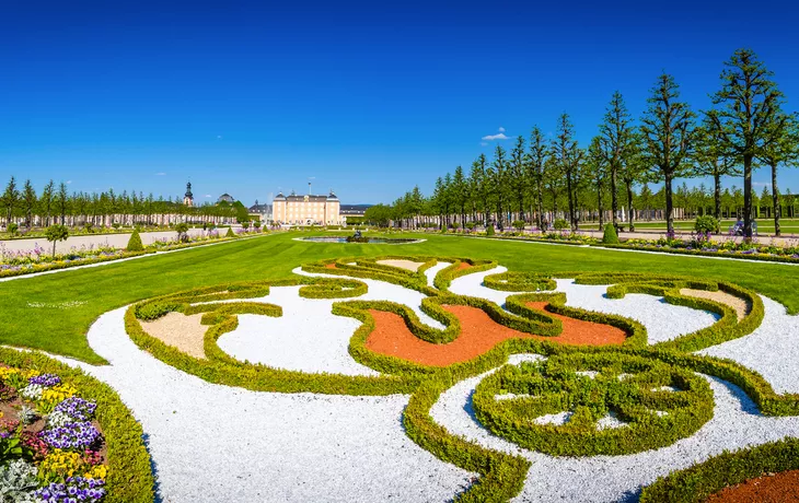 ©CPN - stock.adobe.com - Schlosspark von Schloss Schwetzingen in Baden-Württemberg, Deutschland