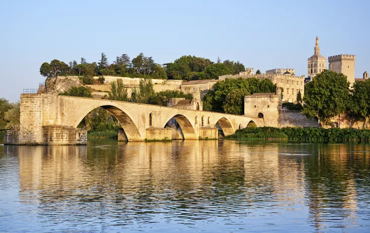 © Getty Images/iStockphoto - Pont Saint-Bénézet, Avignon