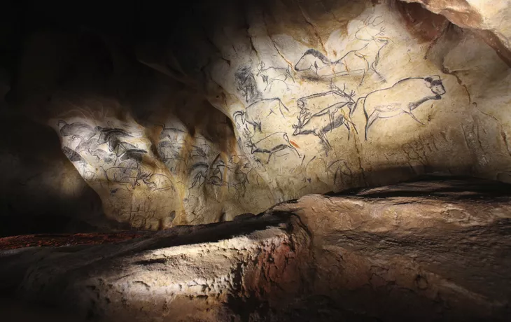 © Patrick Aventurier-2015 - Grotte Chauvet mit Ardèche-Schlucht