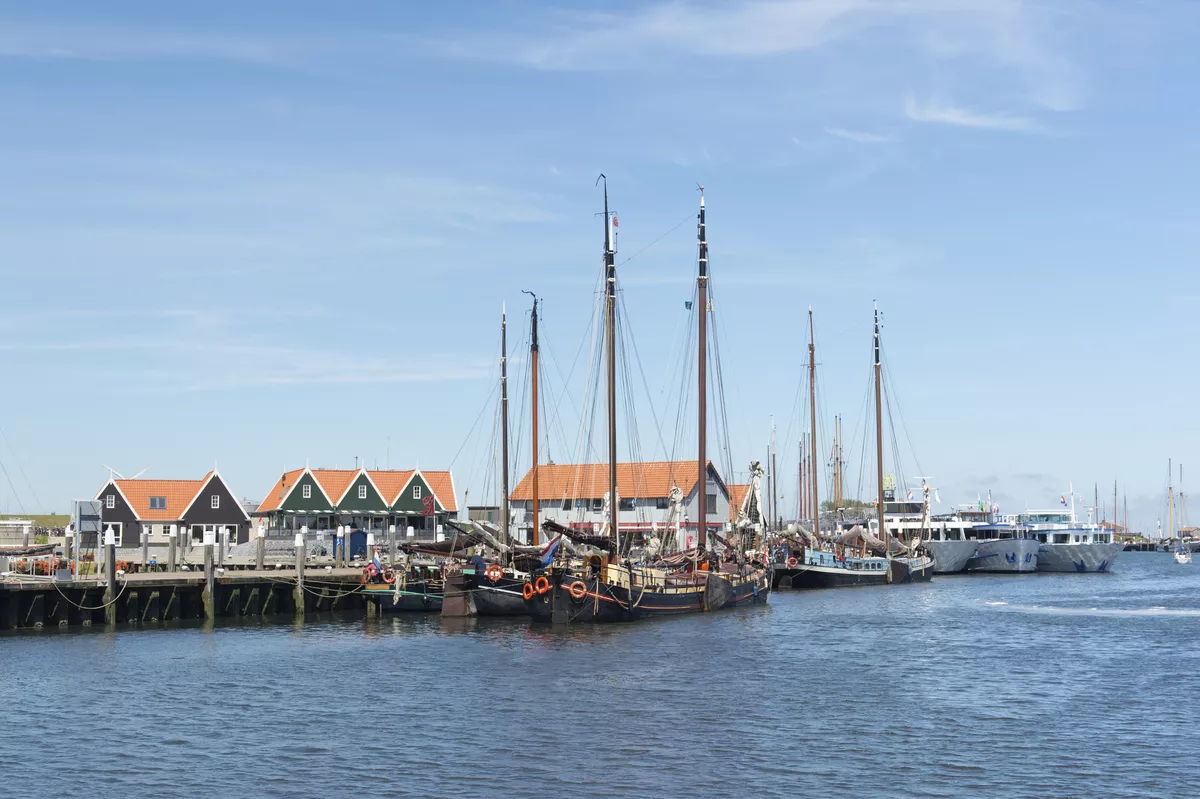 Hafen in Oudeschild, Texel - © shutterstock_234221338