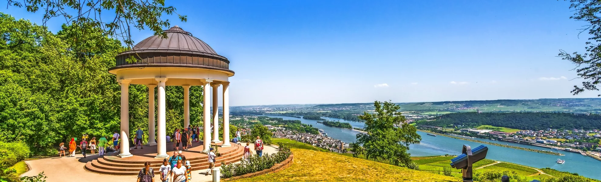 Blick vom Niederwaldtempel in Rüdesheim - © pure-life-pictures - stock.adobe.com